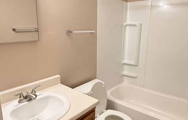 2 beds, 1 bath, 869 sqft, $1,159, Unit 12716S