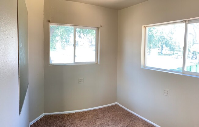 2 beds, 1 bath, $1,250