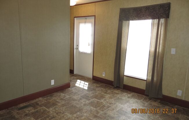 3 beds, 2 baths, $975