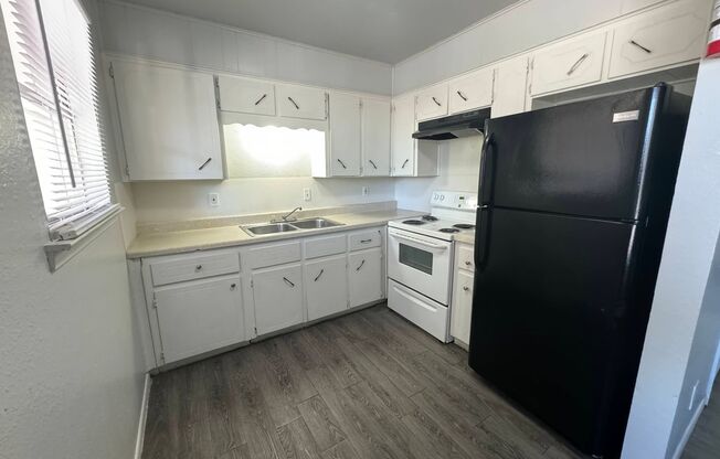 1 bed, 1 bath, 505 sqft, $525, Unit Unit 12