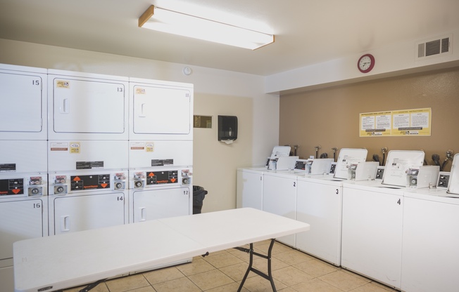 2 beds, 2 baths, 993 sqft, $2,385, Unit 73