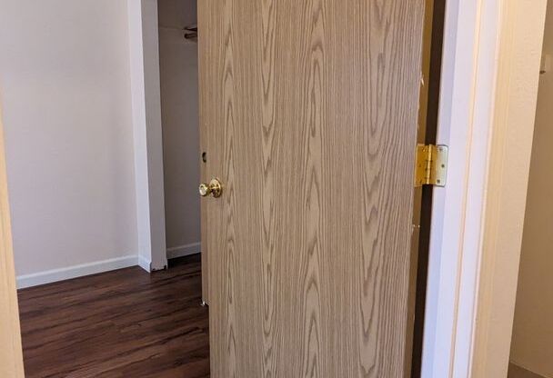 2 beds, 1 bath, 750 sqft, $1,425, Unit 26