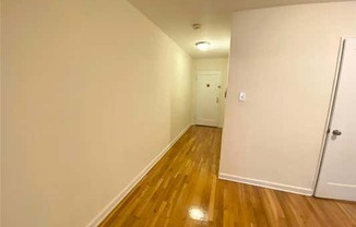 2 beds, 1 bath, $2,800, Unit 207