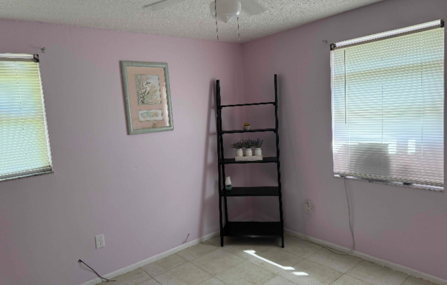 2527 W PALMETTO