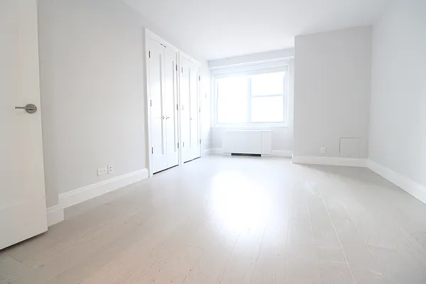 Studio, 1 bath, $9,995, Unit 25D