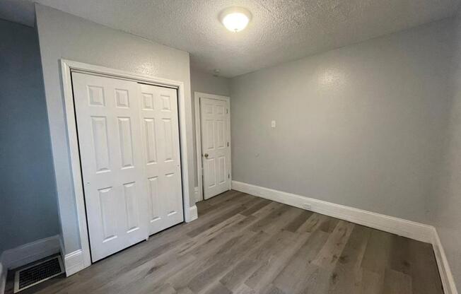 2 beds, 1 bath, 840 sqft, $1,200