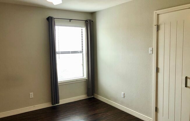 2 beds, 2 baths, $1,295