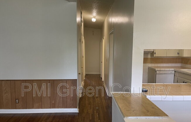 5430 N FRANKFORT PL
