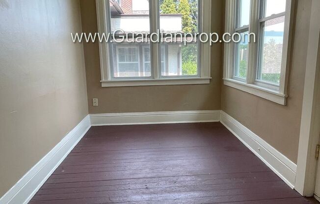 South Minneapolis Single Family Home, Fenced Yard, 2 Car Garage, Avail July