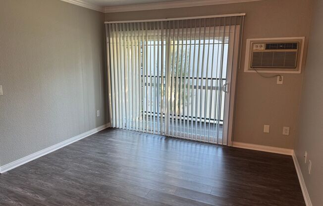 1 bed, 1 bath, 550 sqft, $2,140, Unit 1371N