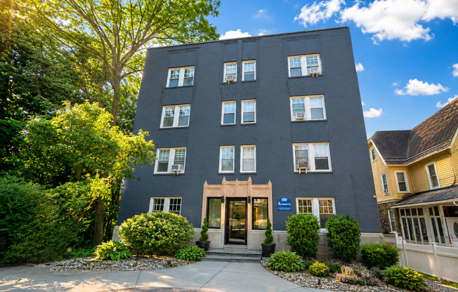 1 bed, 1 bath, 625 sqft, $1,295, Unit 43