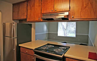 2 beds, 1 bath, $1,675, Unit 10