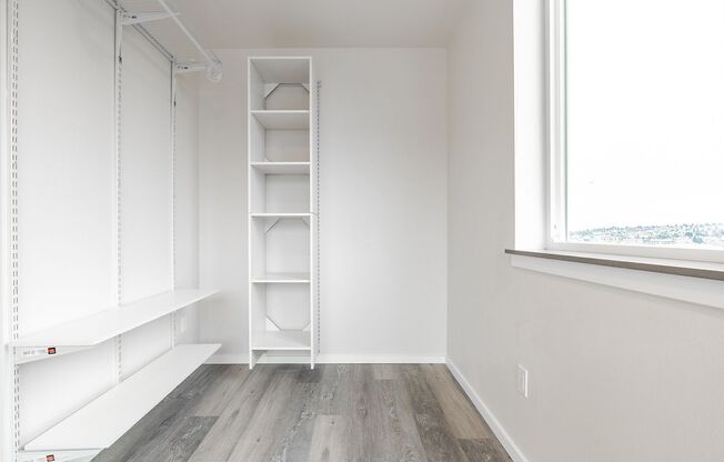 Studio, 1 bath, 175 sqft, $950, Unit 613