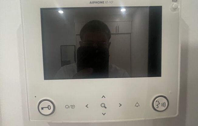 Studio, 1 bath, 9,999 sqft, $1,495, Unit 21-22