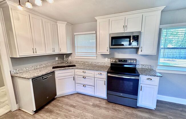 Beautiful Newly Updated Home In Denham Springs