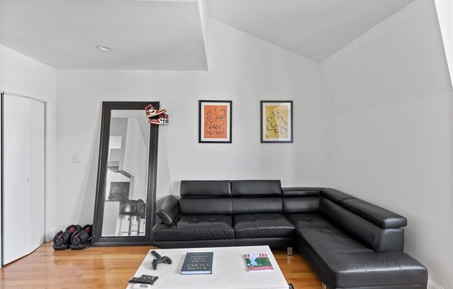208 WASHINGTON AVE