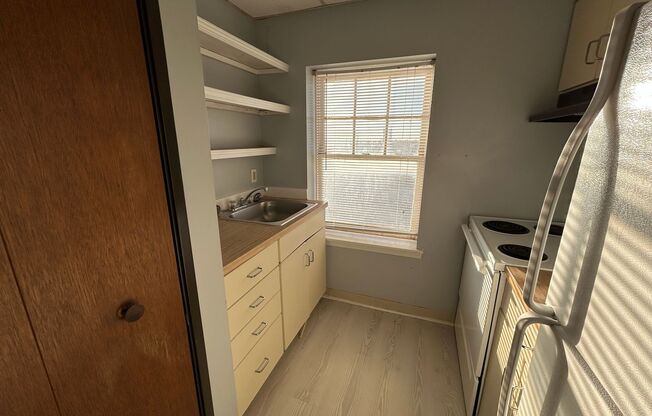 1 bed, 1 bath, 600 sqft, $550, Unit 404