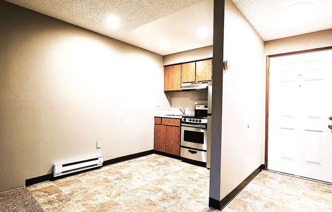 Studio, 1 bath, 440 sqft, $975, Unit 224