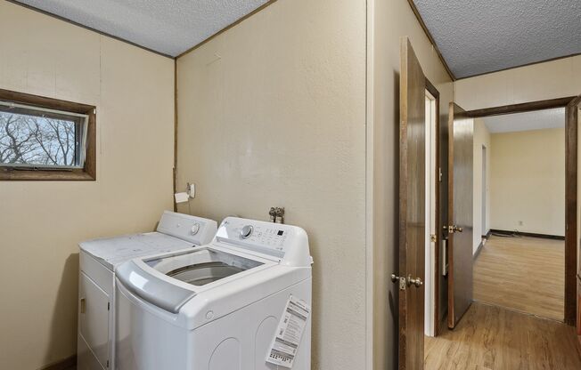 3 beds, 1 bath, $2,000