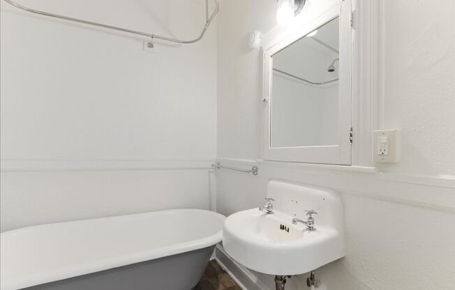 Studio, 1 bath, 332 sqft, $950, Unit 205