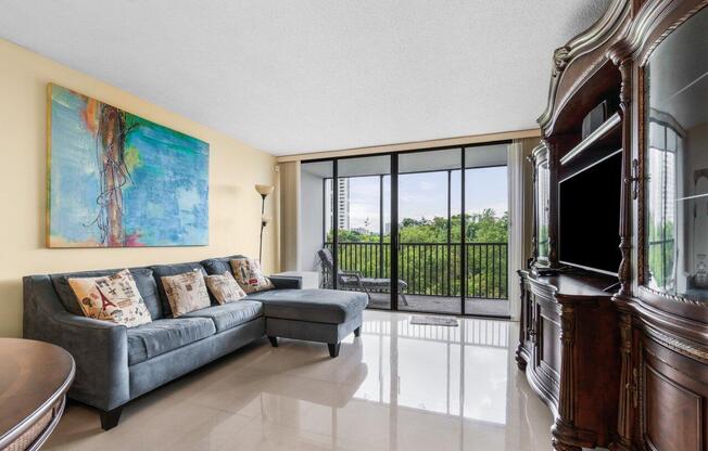 3401 N Country Club Dr