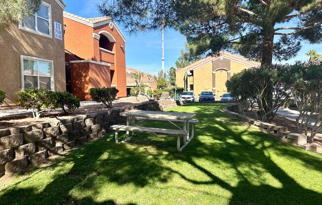 2 beds, 2 baths, $1,299, Unit # 2095