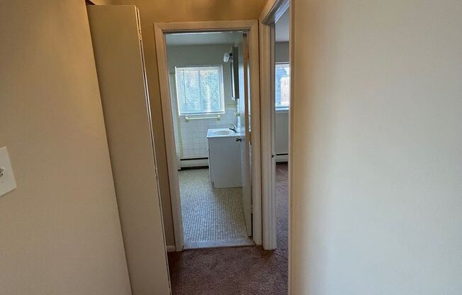 1 bed, 1 bath, $1,250, Unit 307