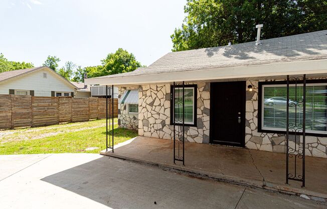 Renovated 3 bed 3 bath home in MWC!