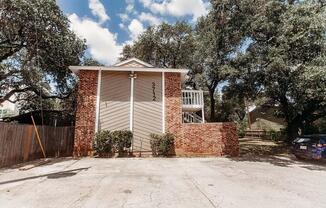 3712 MENCHACA RD