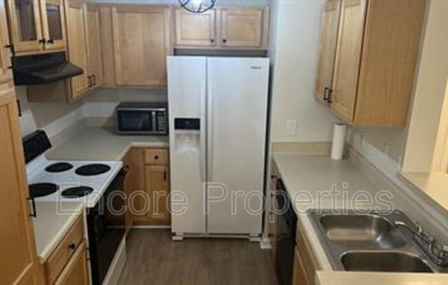 800 W SAVANNAH RDG RD