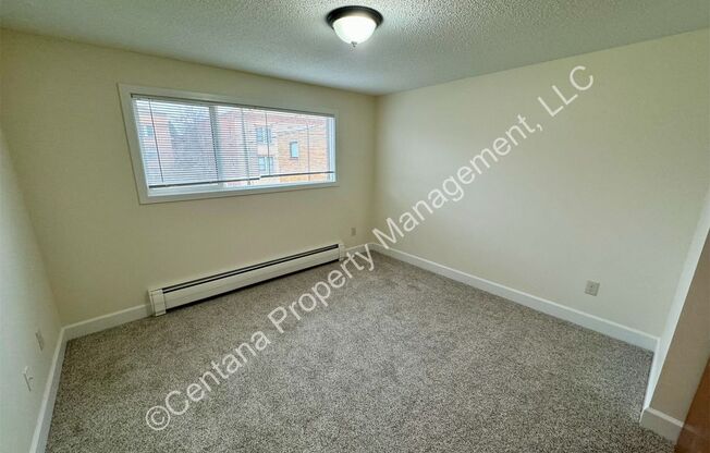 3 beds, 1.5 baths, $1,300, Unit 7