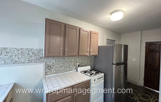 1 bed, 1 bath, 750 sqft, $749