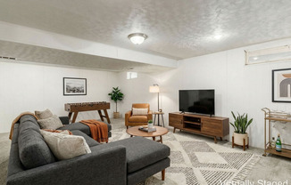 Beautifully Updated Reynoldsburg Home Near a Park!