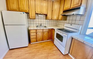 2 beds, 1 bath, 700 sqft, $2,395, Unit #4