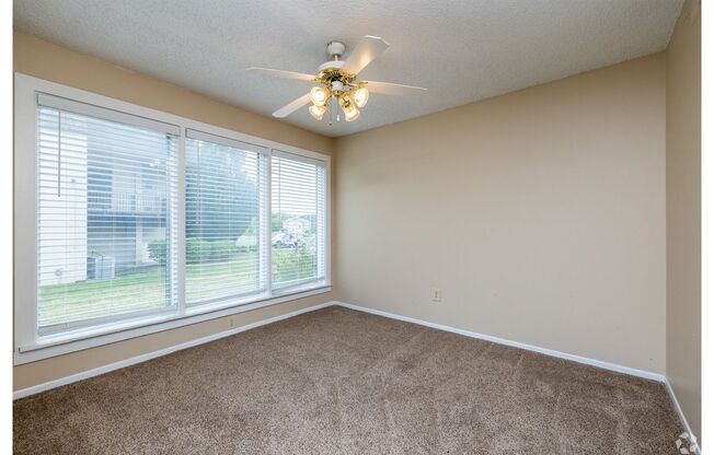 2 beds, 1 bath, 1,044 sqft, $1,000, Unit 404