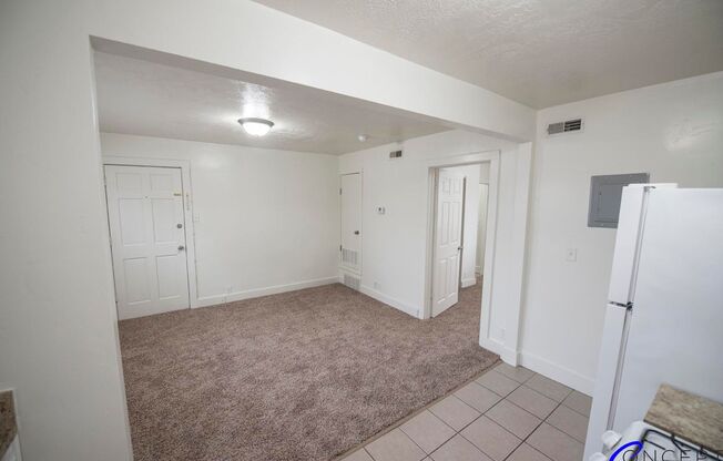 1 bed, 1 bath, 412 sqft, $1,099, Unit 01