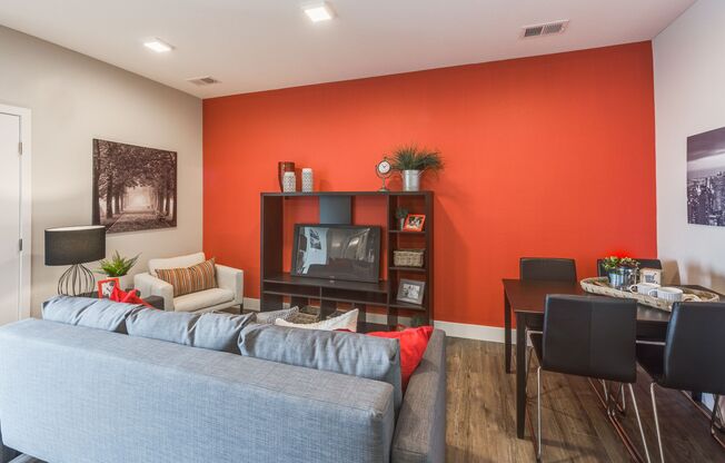 1 bed, 1 bath, 562 sqft, $1,595, Unit 403