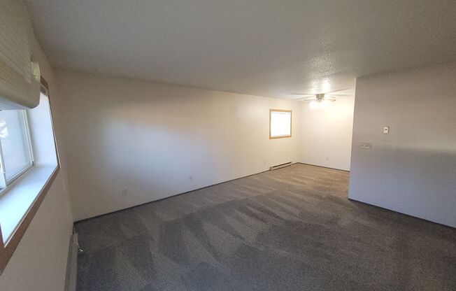 2 beds, 1.5 baths, 950 sqft, $750, Unit 108