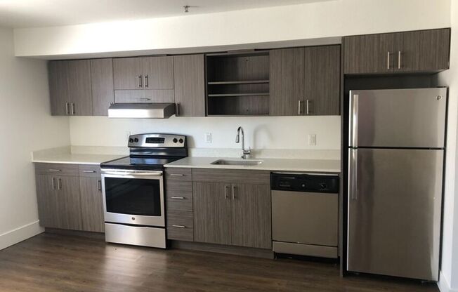 1 bed, 1 bath, 600 sqft, $1,595, Unit 215