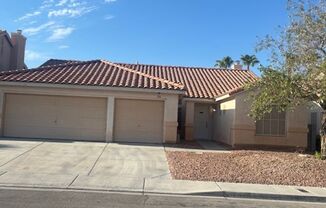 Pne story house with 3 car garage in Silverado Ranch