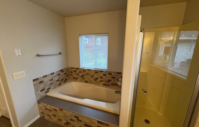 4 beds, 2.5 baths, $3,800