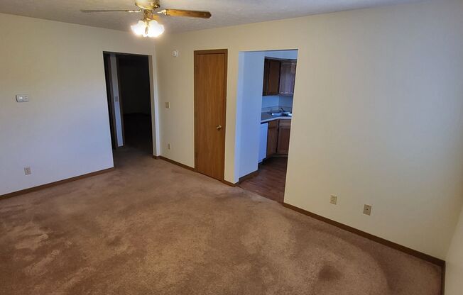 2 beds, 1 bath, 720 sqft, $955, Unit 1249-16