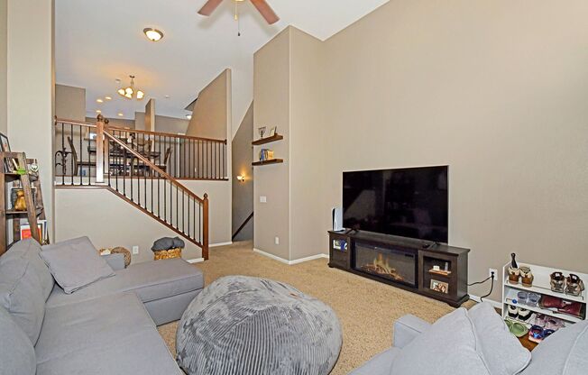 2-Story Townhome - Excellent Condition