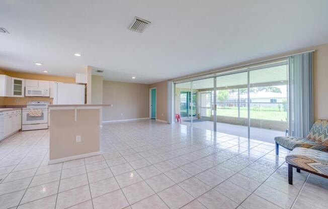 1313 SE 40 ST