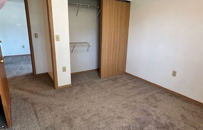 3 beds, 2 baths, $625, Unit 24