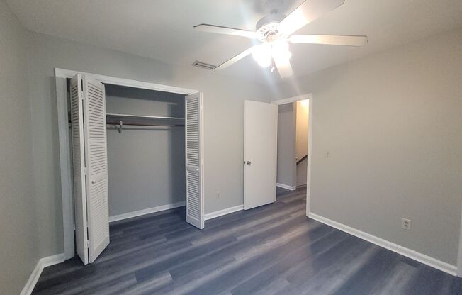 2 beds, 1 bath, $950, Unit Unit B