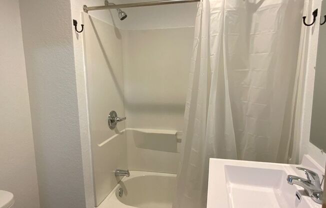 Studio, 1 bath, $500, Unit 35