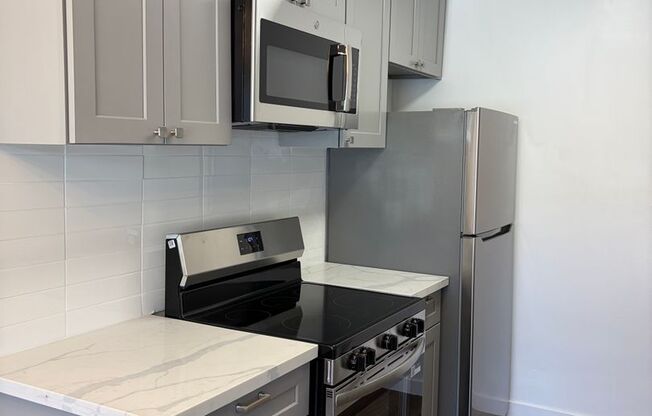 2 beds, 2 baths, 950 sqft, $2,295, Unit 41