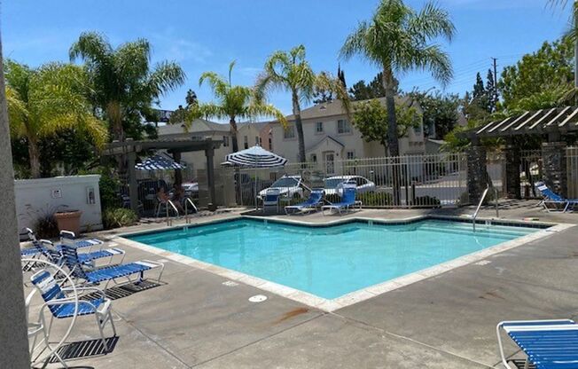 Tustin Grove: 3 Bedroom 2.5 Bath Attached Townhouse,