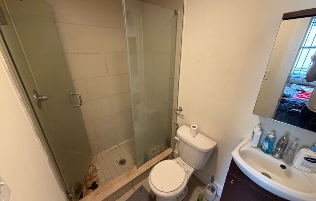 3 beds, 3 baths, 823 sqft, $1,695, Unit Unit 05